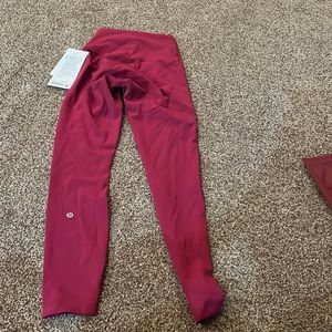 NWT lululemon pomegranate 25 inch size 2 leggings